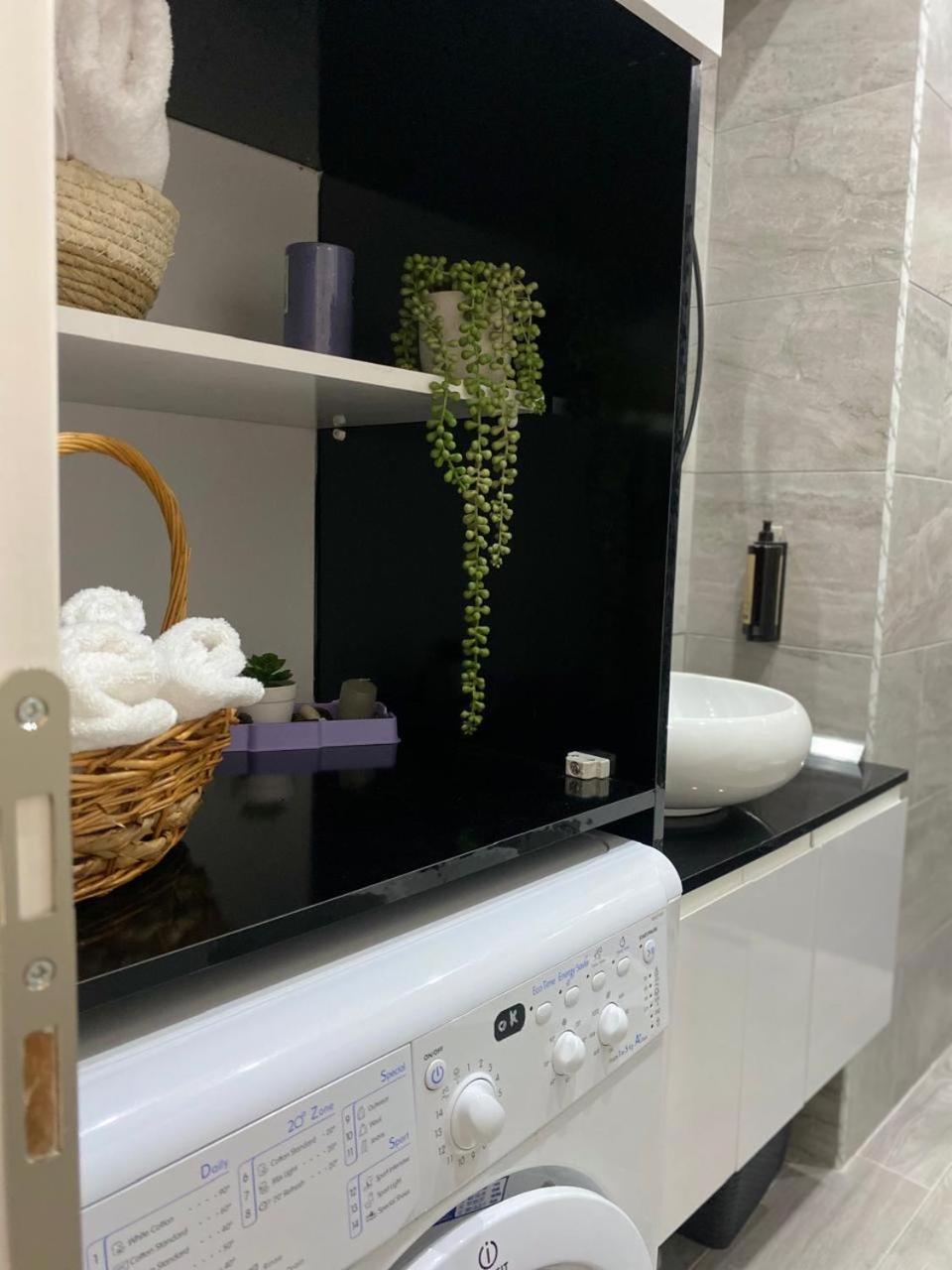 New Valona Apartment City Center Vlorë Εξωτερικό φωτογραφία